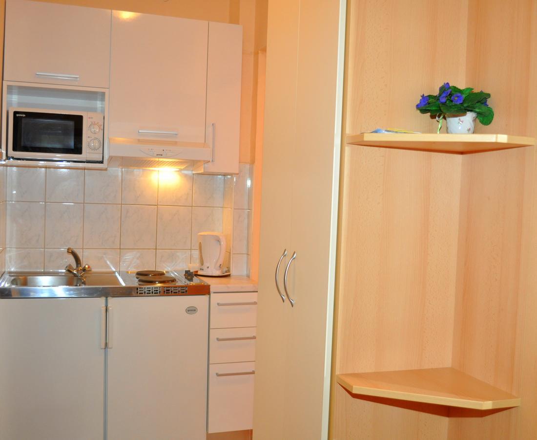Apartments Ljubica Макарска Экстерьер фото